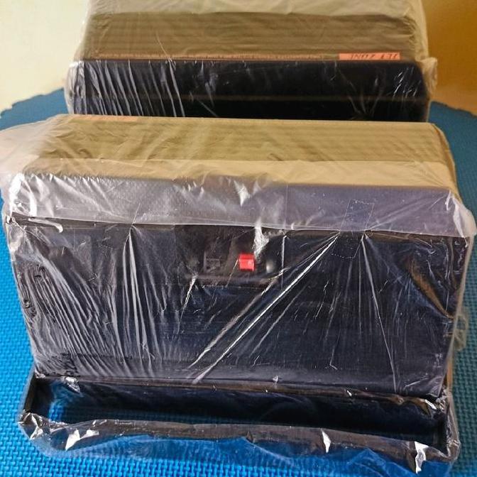 Sepasang, 1 set speaker box Massive 8566