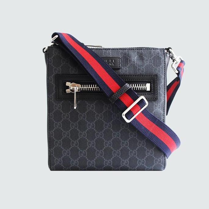 Gucci Men GG Supreme Messenger Sling Bag