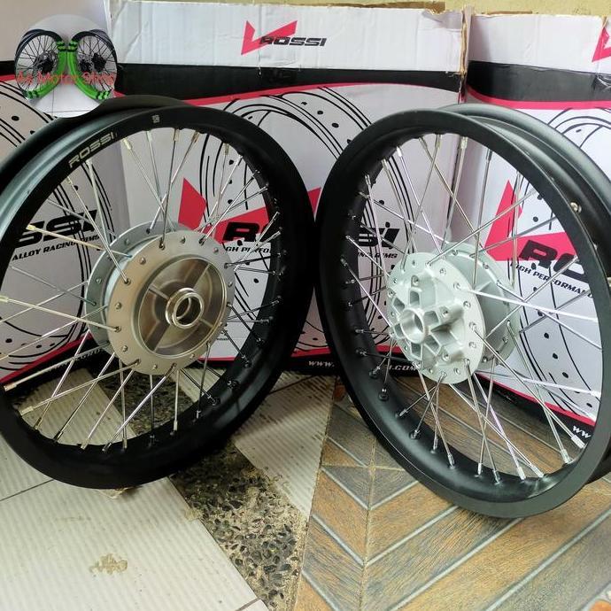 VELG SET ROSSI 250 350 RING 17 TROMOL SET ORIGINAL SCORPIO