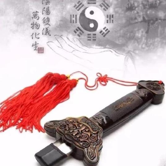 Pajangan Fengshui Rejeki Pedang Wushu