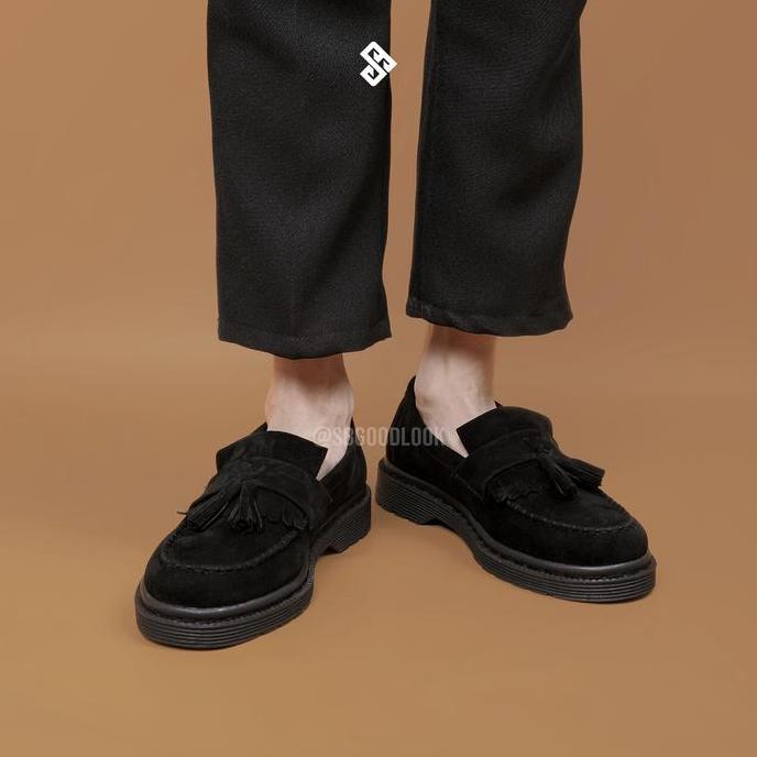 DR214 - Sepatu Pria Slip On Loafers Formal | SB ALETTA SUEDE BLACK Karet Flat Shoes Sneakers Hitam