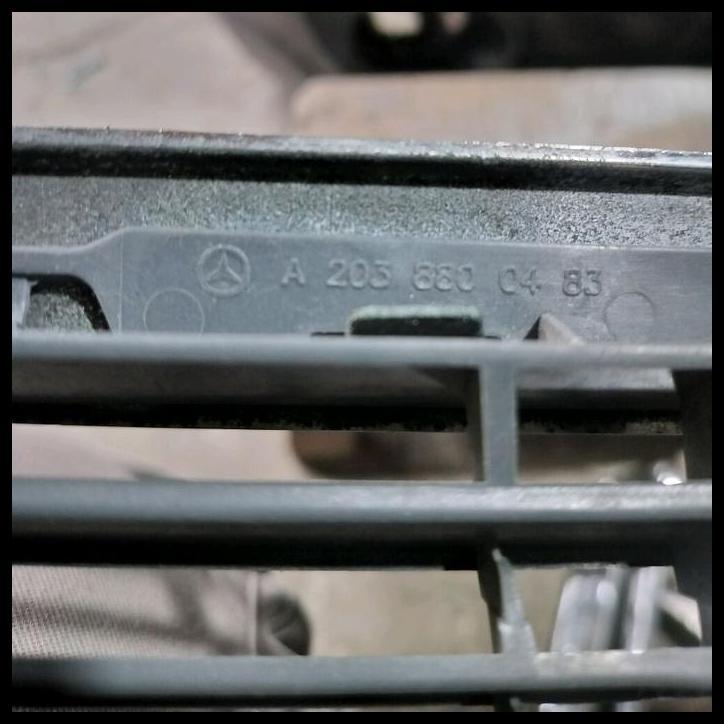 DISKON GRILL MERCEDES BENZ W203 C-CLASS TAHUN 2000-2007 ORIGINAL PART DI RJM 