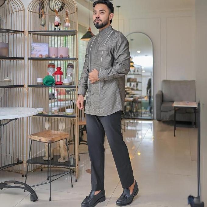 REV Jas Koko Pria Motif Kotak List Putih Fashion Muslim Pria Dewasa Semi Wool