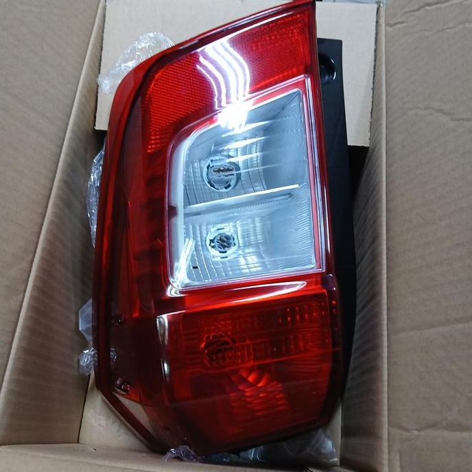 LAMPU STOP KANAN TOYOTA CALYA SIGRA GRADE