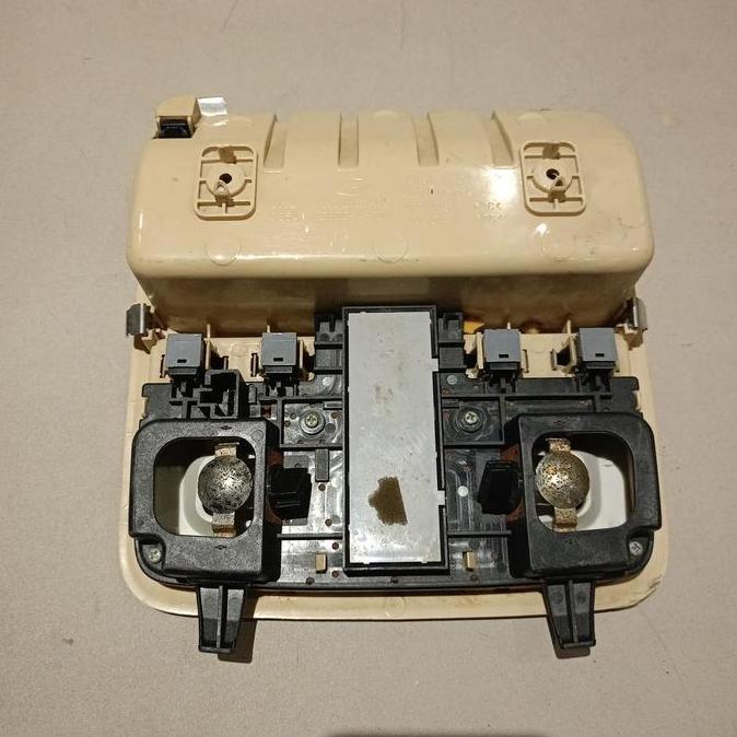 Lampu Plafon Interior Hyundai H1 2008 on Bekas