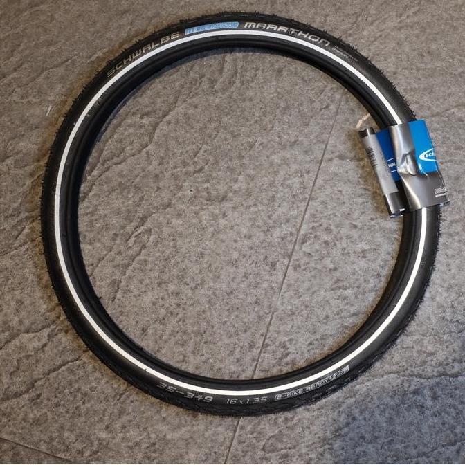 Promo Schwalbe Marathon 16 349 / 16 x 1.35 Diskon