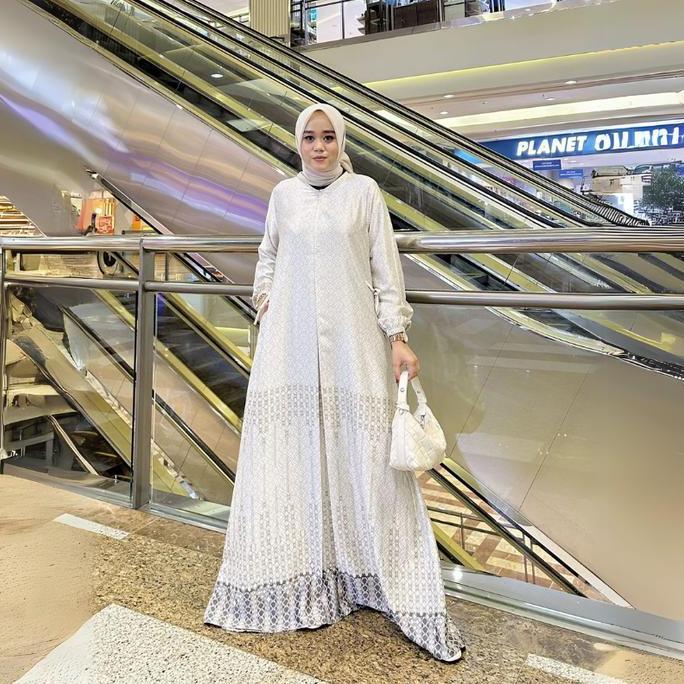 Sekarangaja- Gamis Motif Delisa Kekinian Bahan Silk Premium Jumbo Fashion Muslim Wanita Kondangan Da