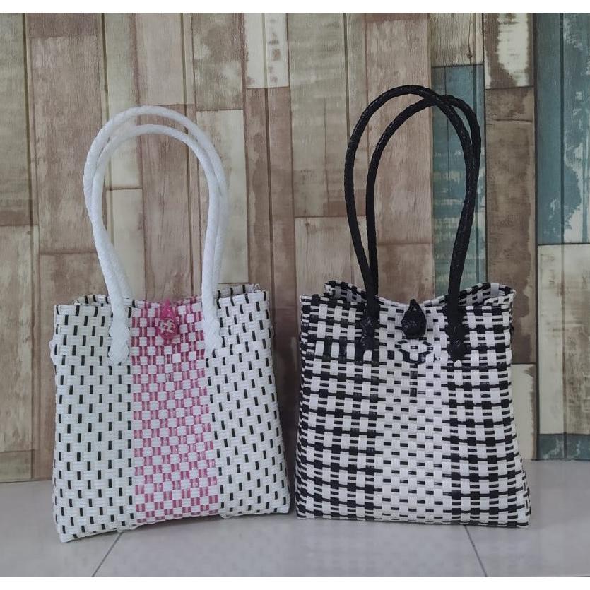 Readyy Tas Jali Jali / Totebag / Tas Anyaman / Tas Anyaman Plastik Hitam Kombinasi (Size L)