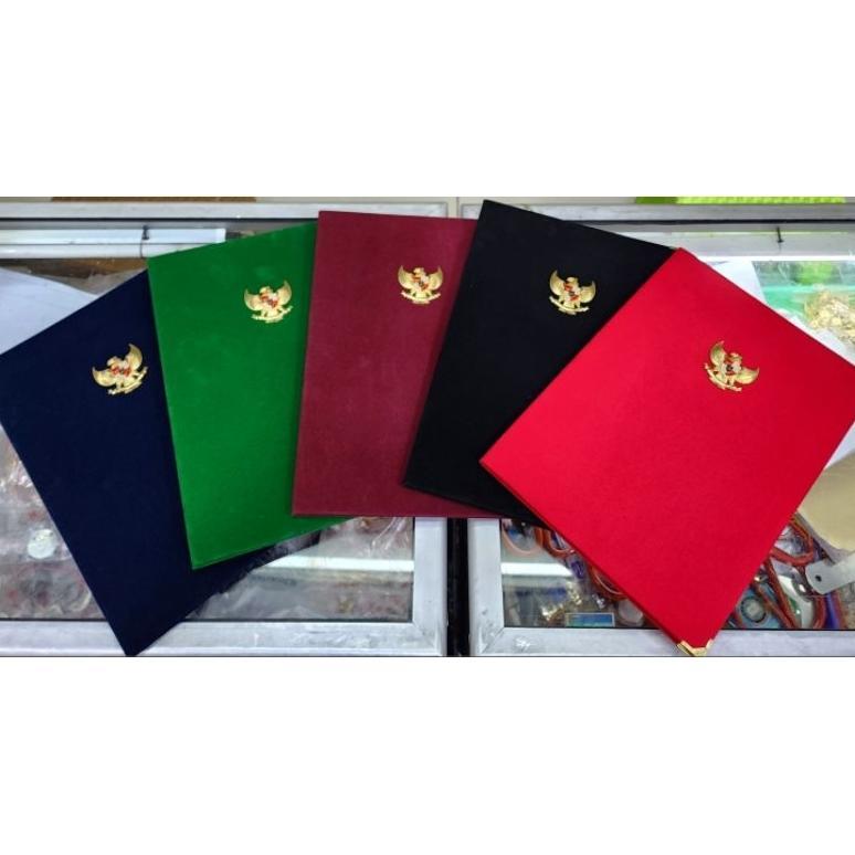 Map Beludru Lambang  Garuda Pancasila  Kuningan Cor 3D Premium