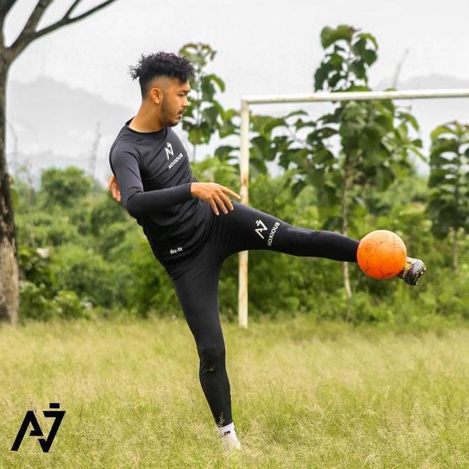 Noxious Setelan Baselayer Bola Hitam