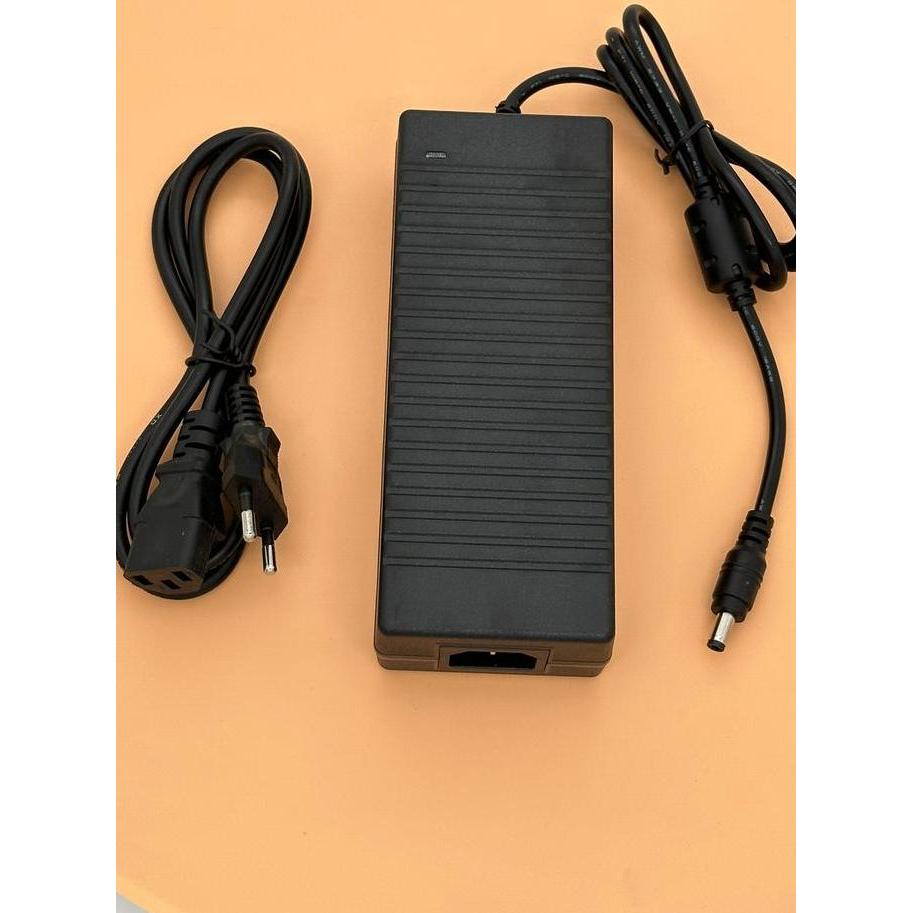 DE189 >> ADAPTOR 12V 10A  DINAMO PUMP POWER SUPPLY 12V 10A SWITCHING ADAPTOR LED Strip Monitor 12V 1