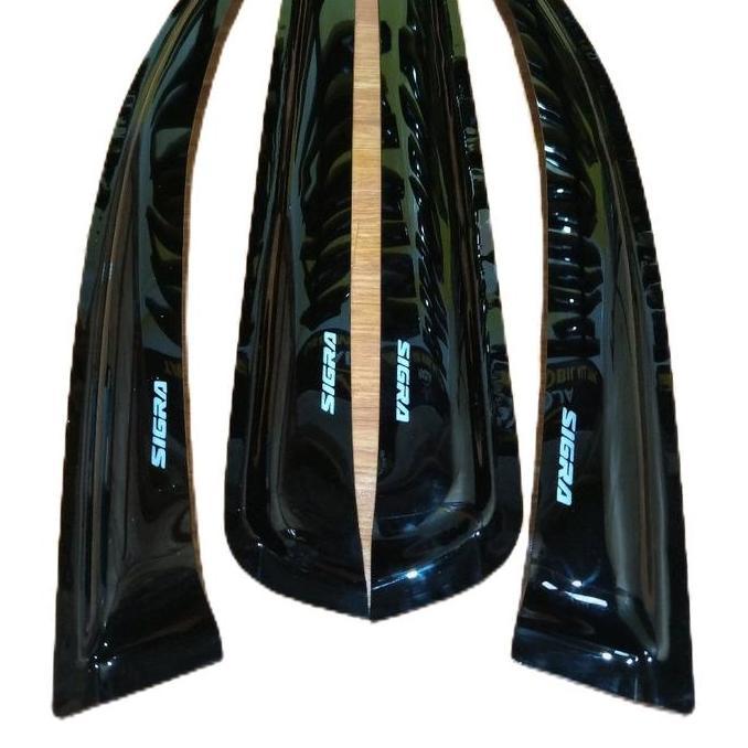 Talang air pintu mobil Sigra aksesoris variasi mobil Talang air hujan pasang setengah body Car