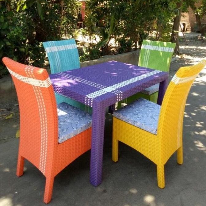 Terlaris Kursi / Meja Makan Rotan Sintetis