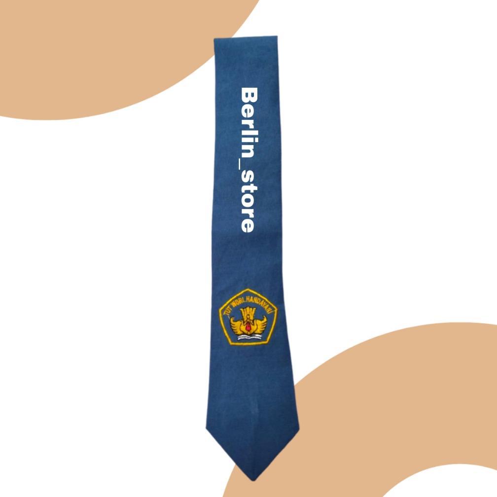 OOTD Setelan Seragam Sekolah SMP Biru Putih Perempuan Baju Putih Lengan Panjang Rok Biru Panjang OOT