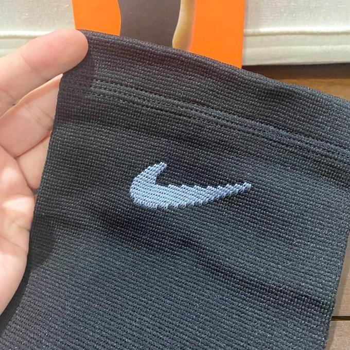 Motionx- Pelindung Lutut Nike Isi Sepasang - Knee Support Nike - Deker Lutut