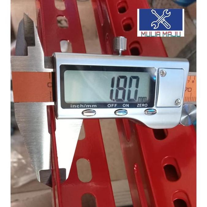 Handbyt- Besi Siku Lubang 4Cmx4Cm Panjang 3Meter Tebal 1.8Mili Warna Merah