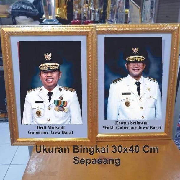 bingkai foto gubernur dan wakil gubernur dki ukuran 35 x 45 cm