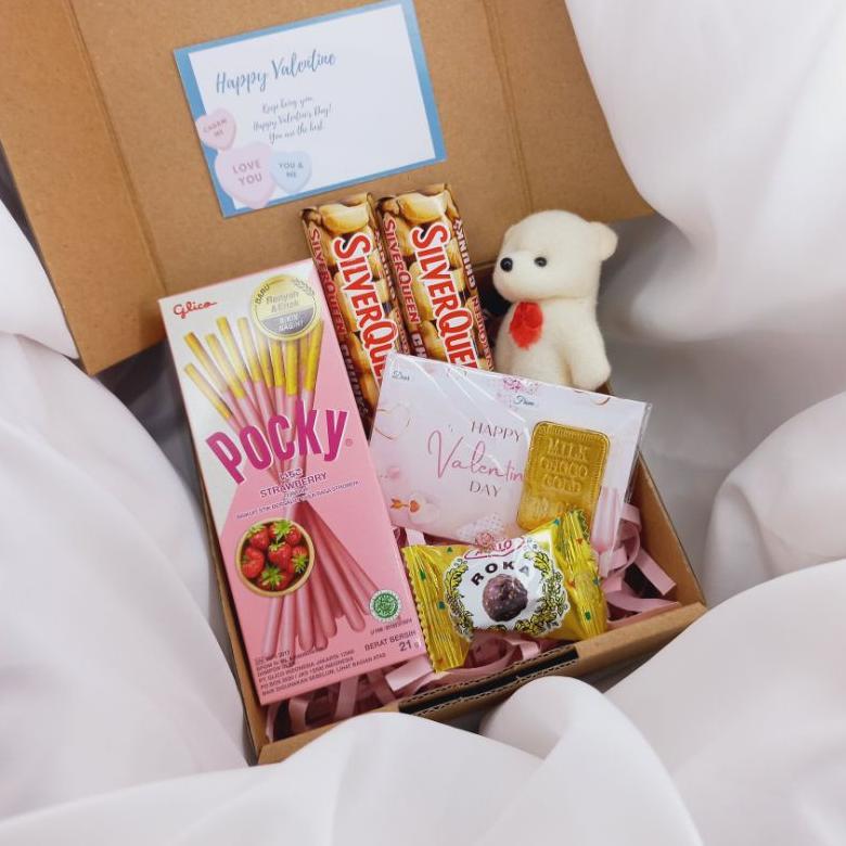 Un04 Hampers Coklat SilverQueen Valentine Gift Box Coklat Smack Termurah