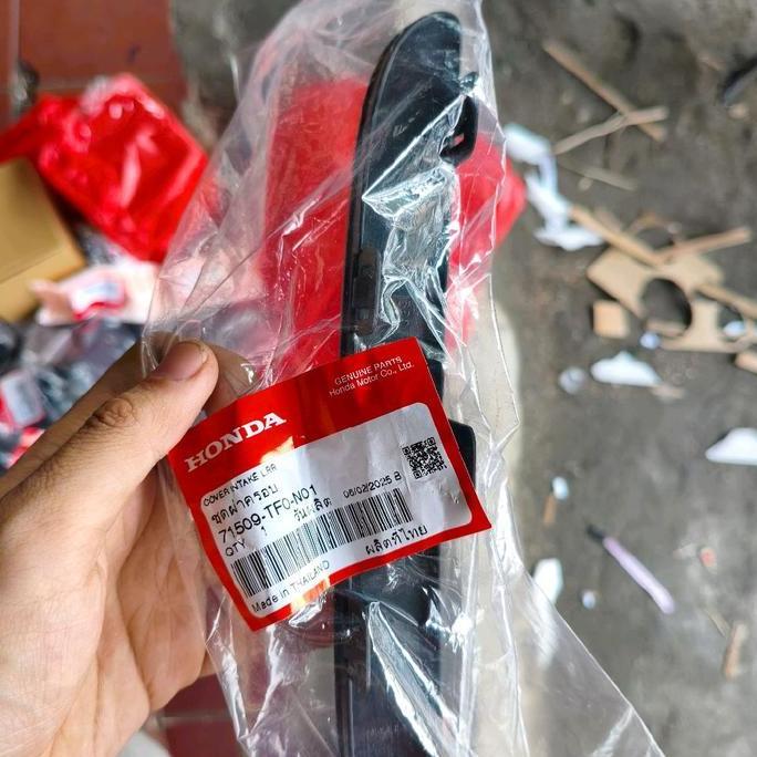 Tutup Cover Kisi Kisi Garnis Garnish Intake Bumper Bemper Belakang Honda Jazz RS GE8 2008 2009 2010 