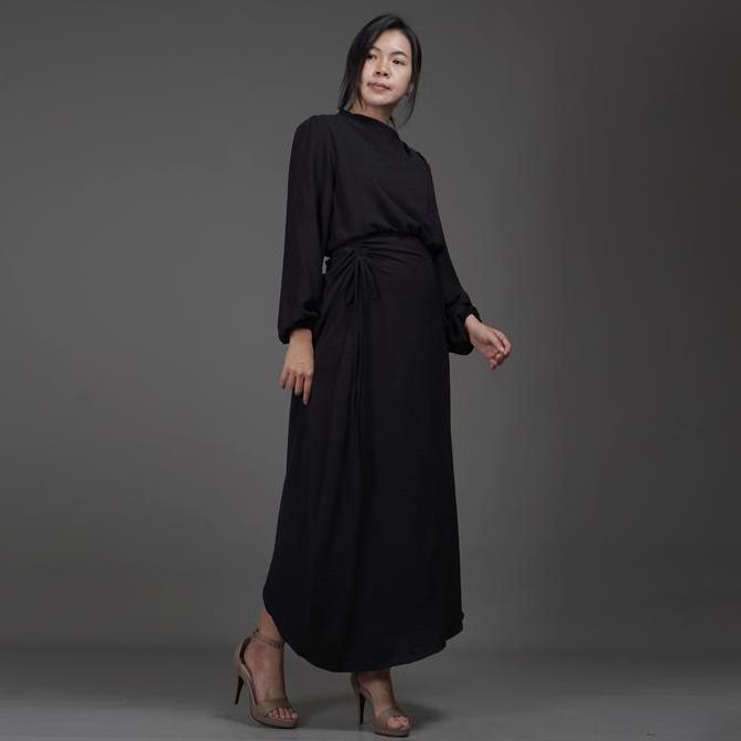 Okechuku Halteria Long Dress Hitam Gaun Polos Dress Hijab - Hitam