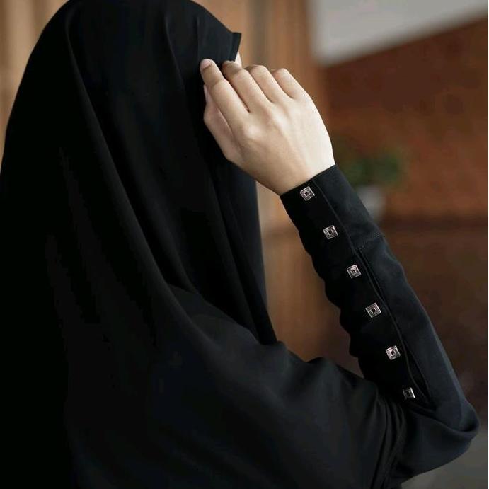 Al arabian Abaya Jet Black New Double Black simple elegan adem wudhu friendly kancing tangan Wanita 