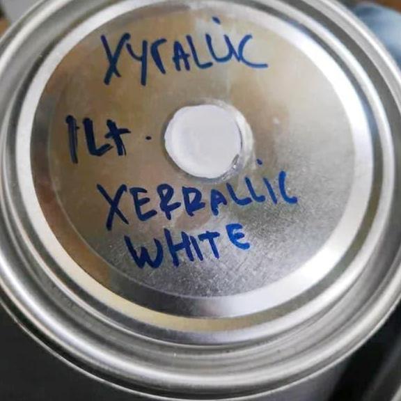 Miliki Cat Putih Xyrallic Xyralic Xerallic Xeralic White 1L Cat Pu