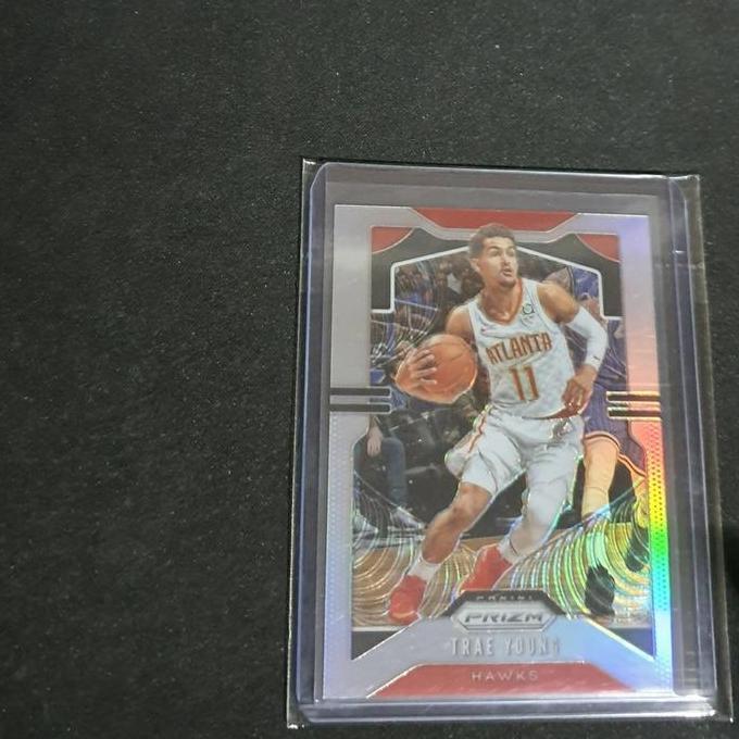Kartu Basket NBA Trae Young 2nd Year Prizm Silver 2019