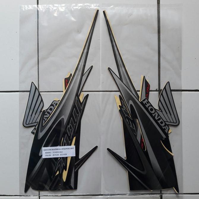 striping motor / stiker honda tiger revo 2013 hitam-silver