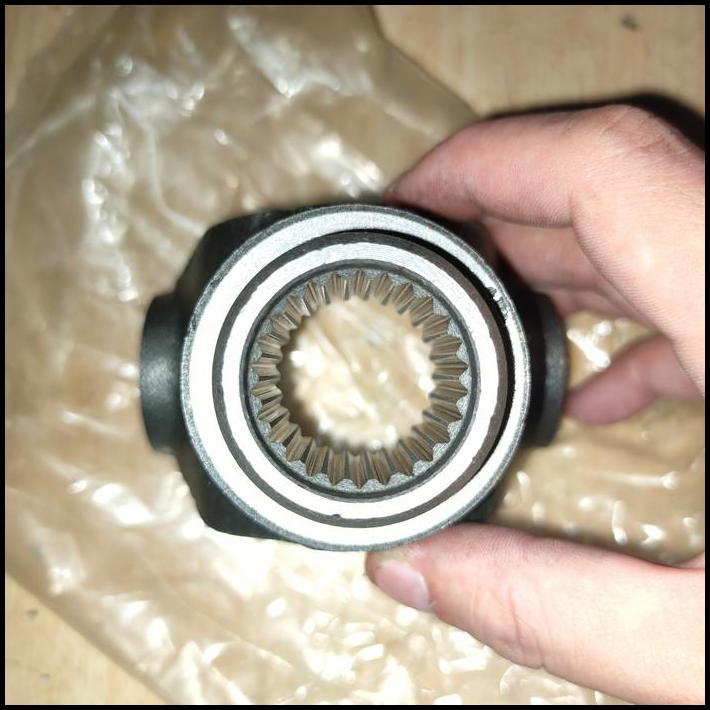 DISKON YOKE SLEEVE PROPELLER BELAKANG RANGER TDI SA5325120 