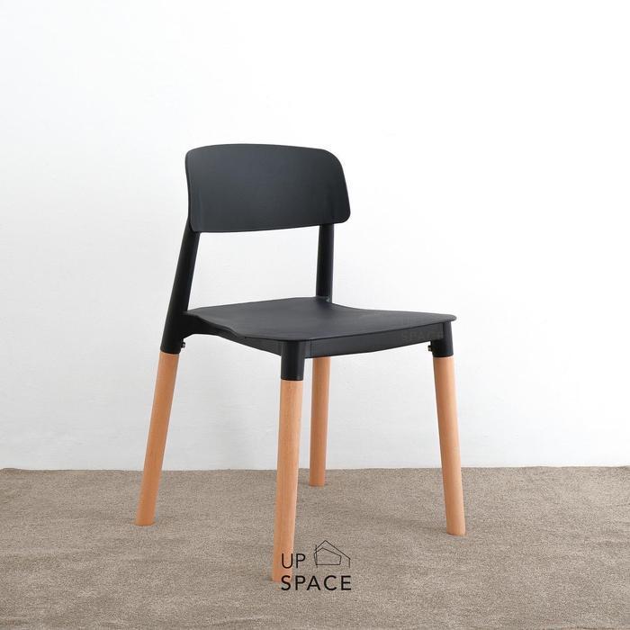 Eiko Chair / Kursi Plastik / Kursi Susun / Kursi Tumpuk / Kursi Makan