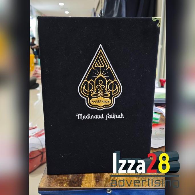 Ready map beludru custom logo bordir ukuran A4 atau F4