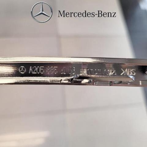 List Chrome Lower Bemper Belakang Mercedes Benz W205 A2058856103