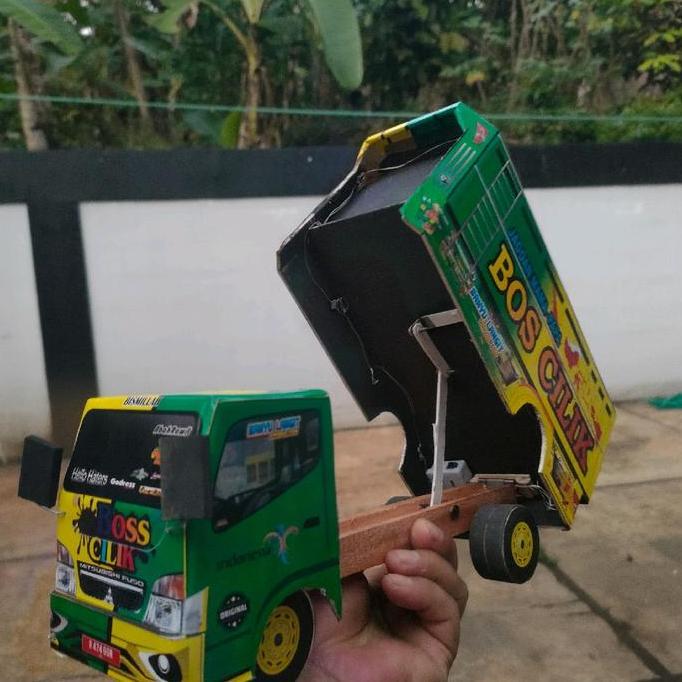 Miniatur dump truk bisa jungkit bak dan kabin pake lampu leed kelap kelip rgb Anak Hadiah Kayu Roda 