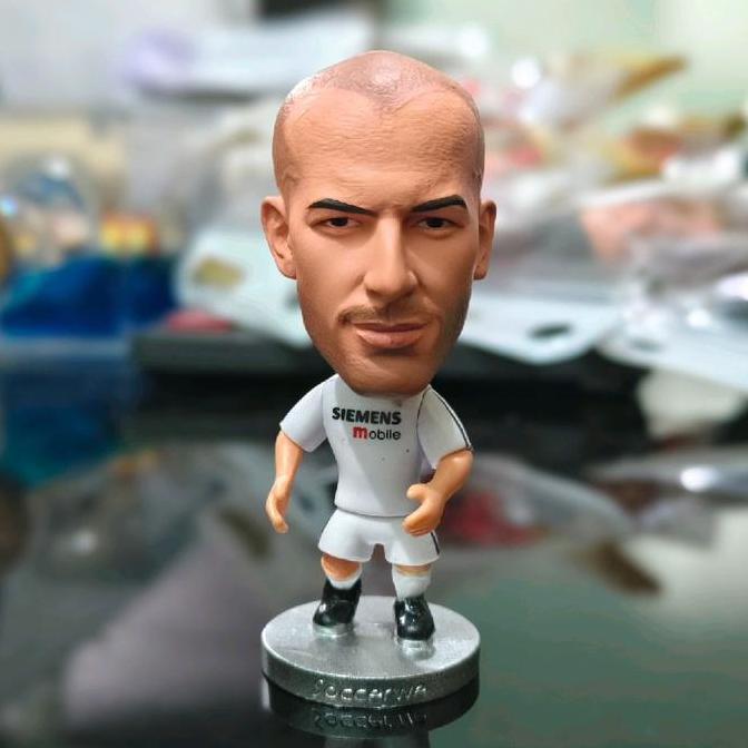 Action figure Zinedine Zidane Real Madrid 2004 soccerwe