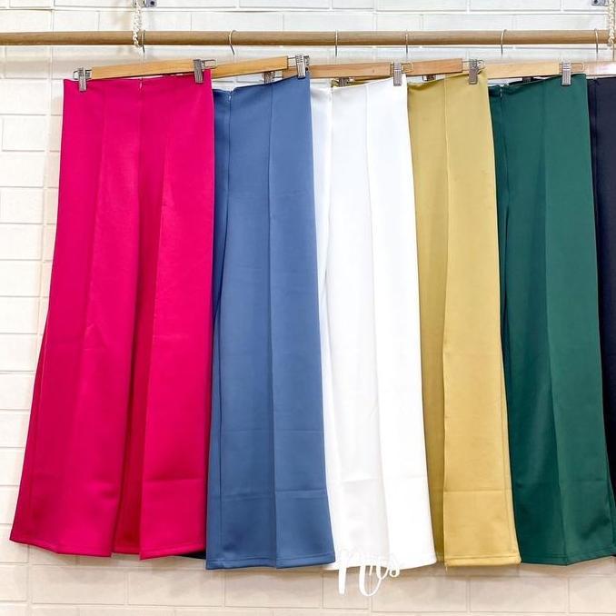 Kulot Scuba ( Quality) Scuba Super Tebal Lembut Dan Streech Hitam Navy Putih