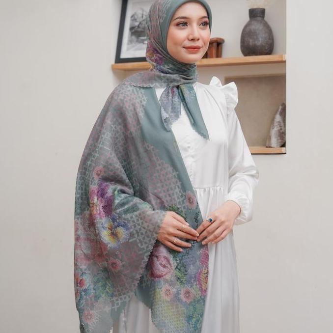 Radwah - Fitri Scarf - Hijab Wanita Muslim - Kerudung Voal Square / Segi Empat