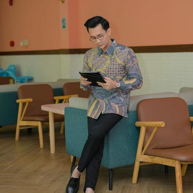 kemeja batik pria premium reguler fit salm abstrax KiyyAra ARSHAKA murah