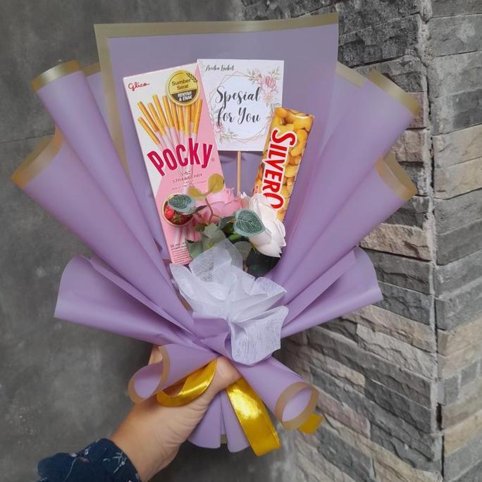 Ready Buket SilverQueen dan Pocky - Buket Coklat dan Bunga