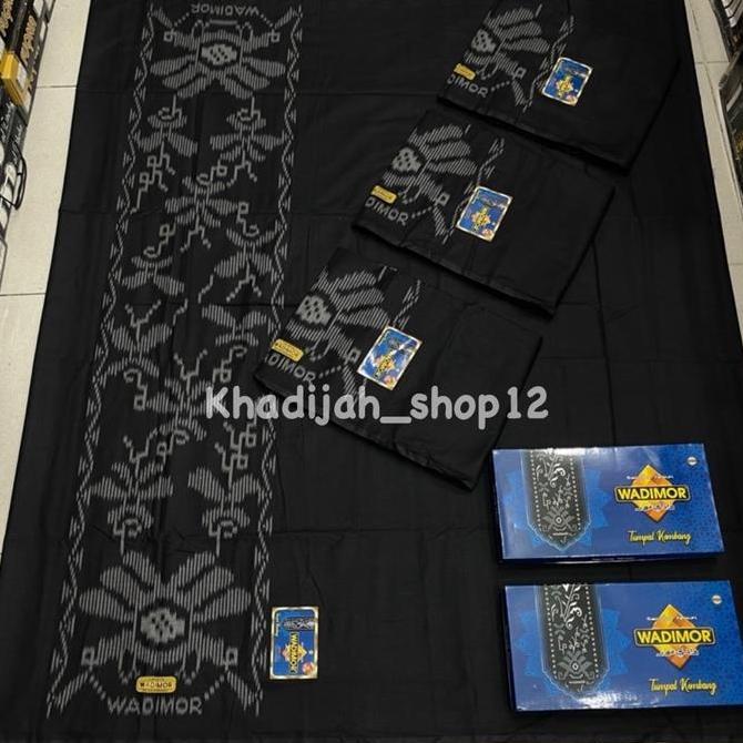 Sarung Wadimor Hitam Polos Premium Tumpal Kembang Sarung Hitam Motif Bhs Sarung Hitam Polos Sarung W