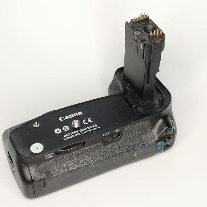 Canon Bg-E9 Battery Grip For The Canon Eos 60D(Original) Second