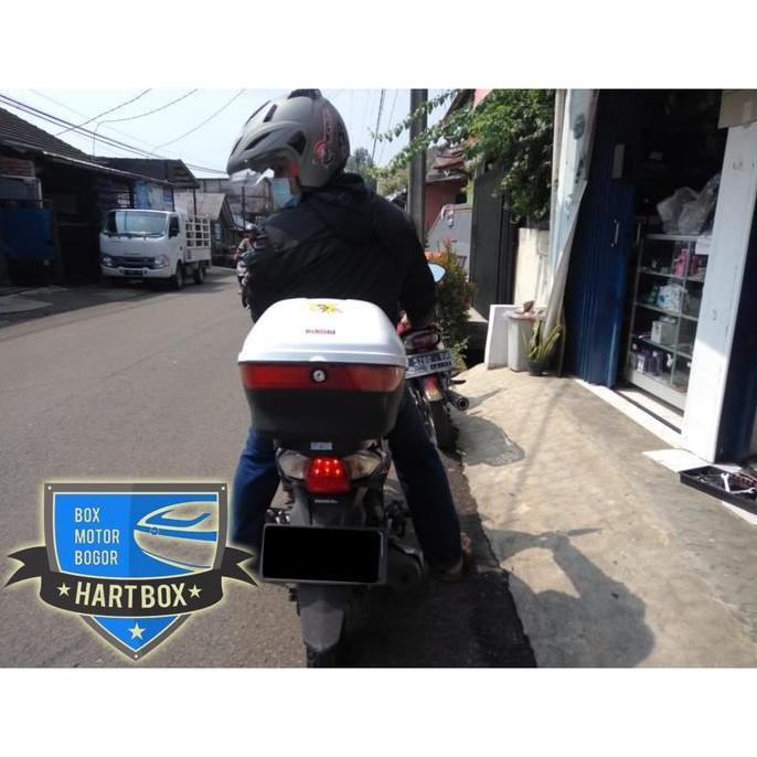 Box Motor KMI 301 Warna Putih