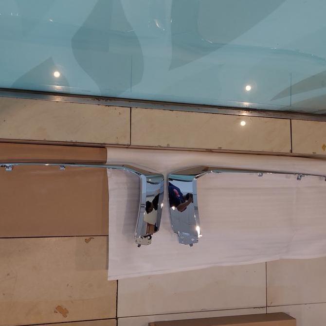 Garnish Bemper Bumper Depan Chrome Crum Mitsubishi New Pajero Sport 2021 2025