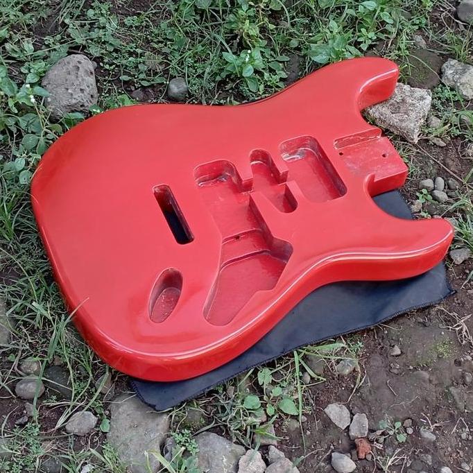 Body Gitar Squier Fender Stratocaster Fiesta Red