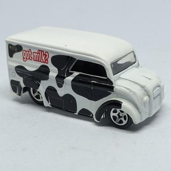 hot wheels dairy delivery got milk putih loose no mulus tampo langka (s)
