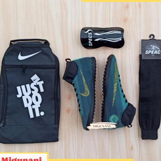 Paket Komplit Sepatu Futsal Boots Satu Stel Tas Jinjing Deker Kaki Kaos Kaki El Long Panjang