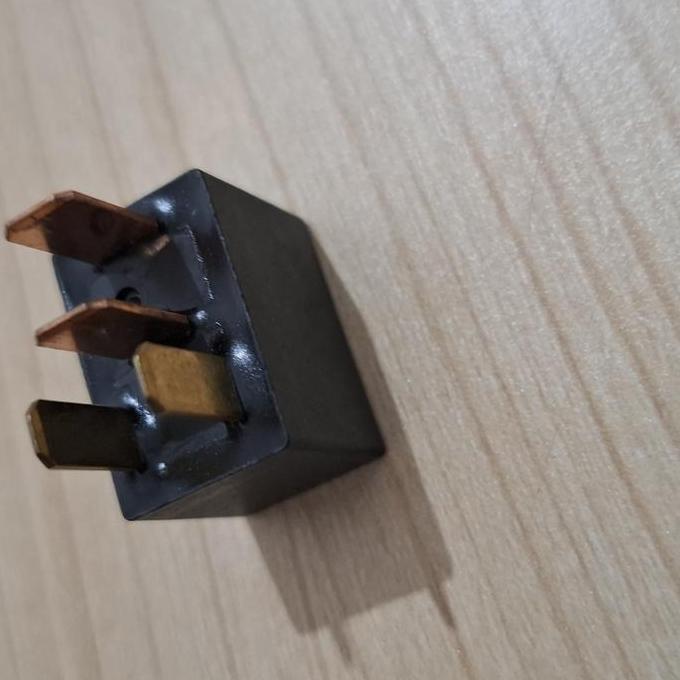 Relay 12 volt kaki 4 Omron relay 12v  pin 120 Ohm Riley comp start Rilay Starter
