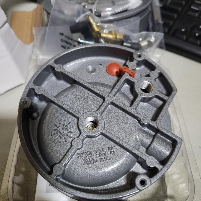 Magnehelic Dwyer 0-1 Kilopascals. Dwyer 0-1 Kilopascals.  Sale