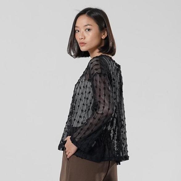 This Is April Atasan Wanita Lengan Panjang Fishnet Bailey Top Black dan White