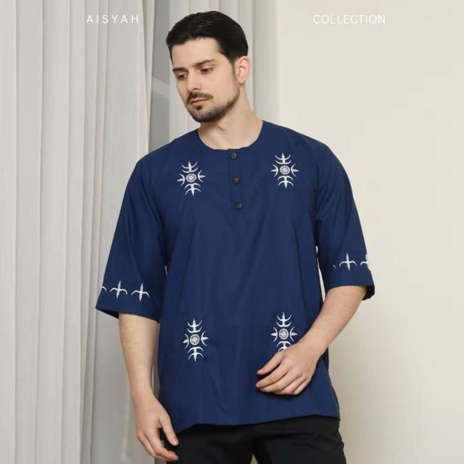 Baju Cele Biru Dongker Khas Maluku Nyaman Dipakai untuk Pasangan dengan Desain Elegan