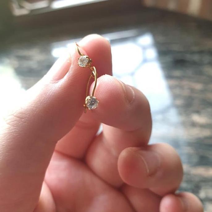 Anting gantung tusuk desi emas asli 700 70% 0,5 gram mata putih